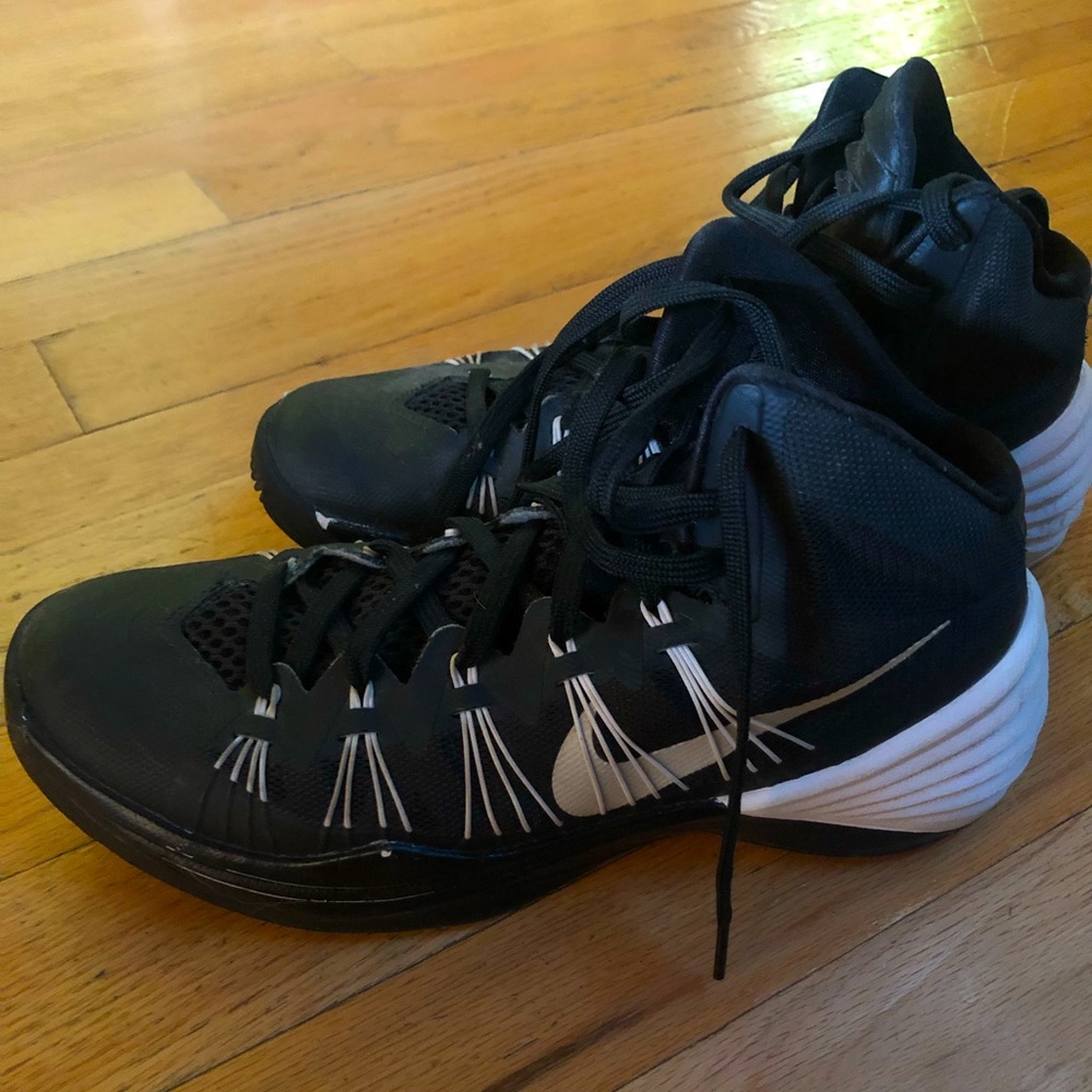 Black Nike Basketball shoes